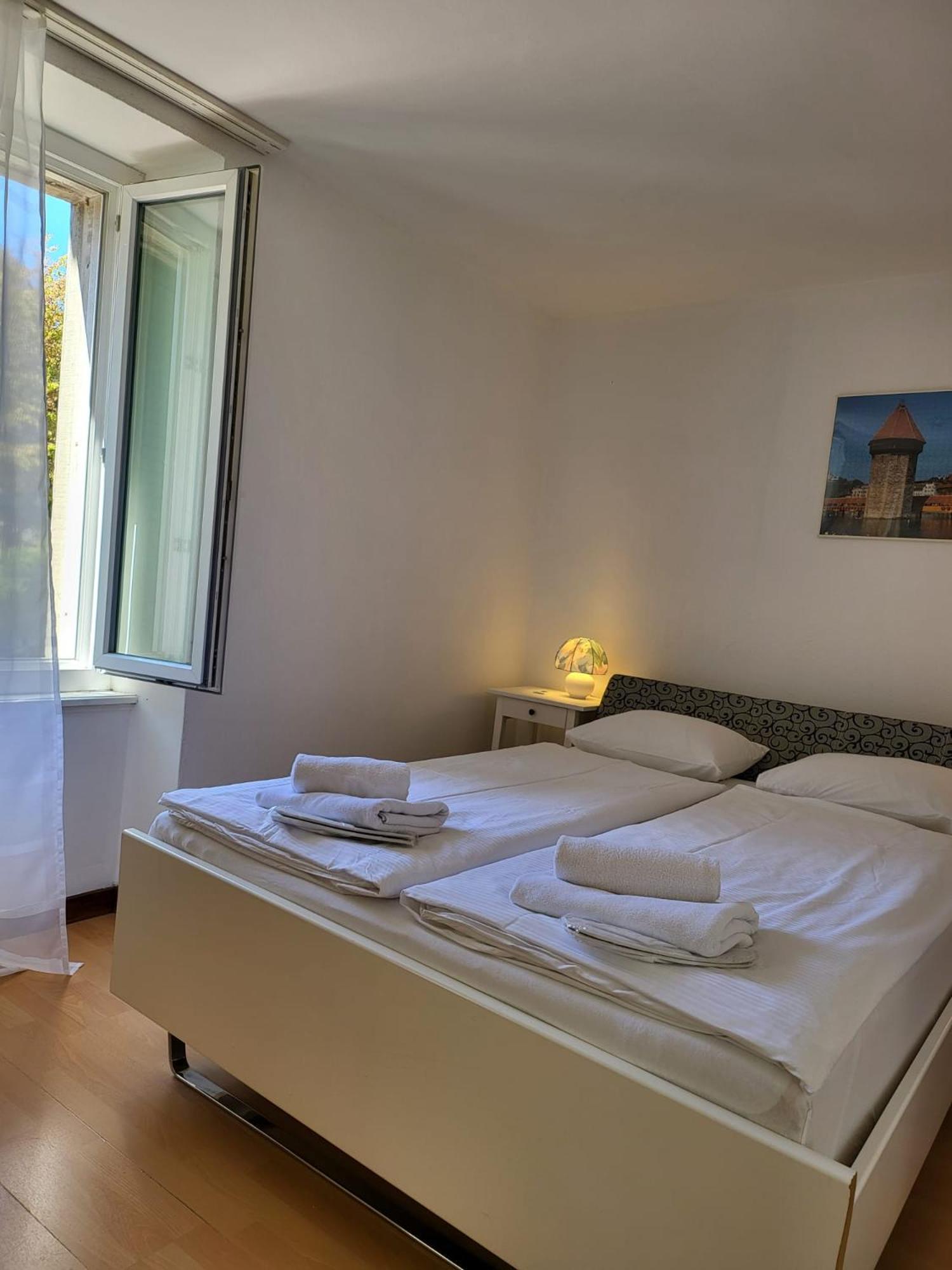 Bastis Central Guesthouse Lucerne City Exterior photo